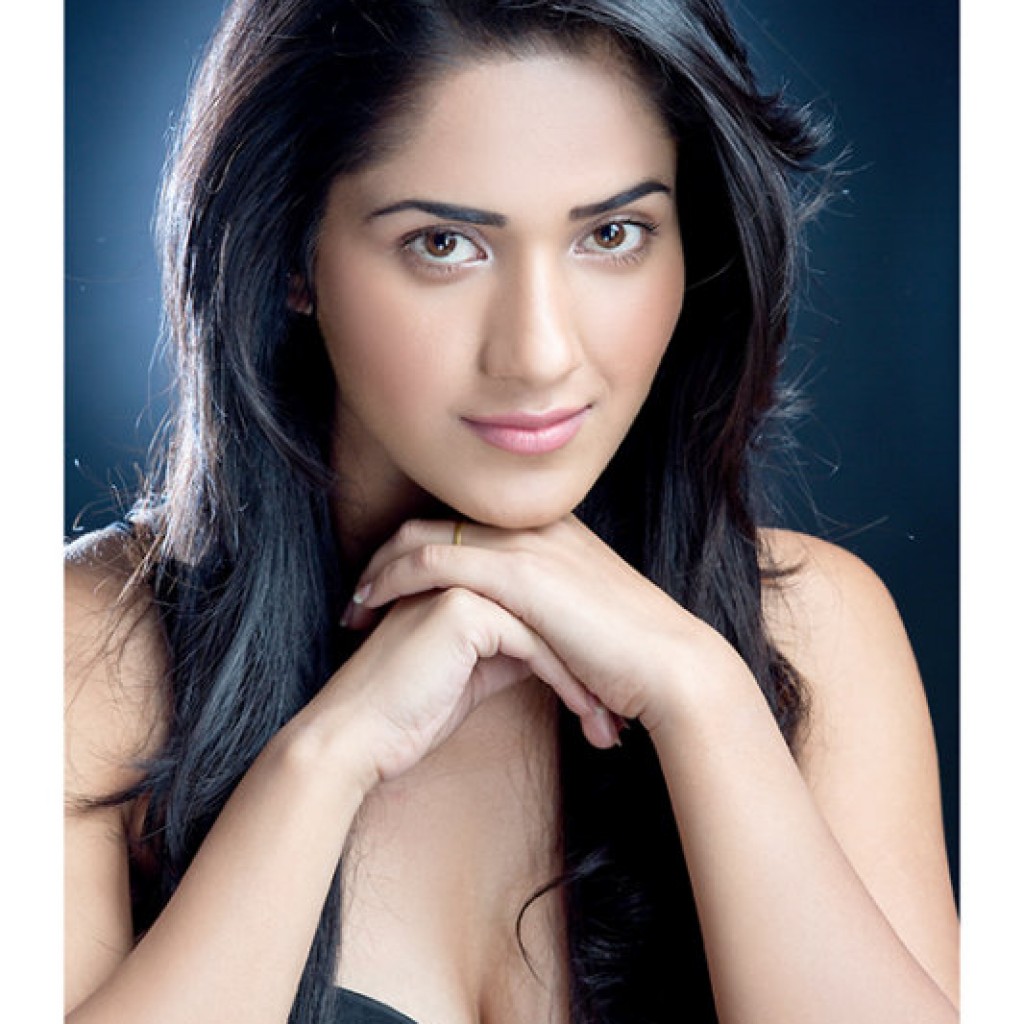 Ruhani Sharma – TV Actress and Model – GNG Models