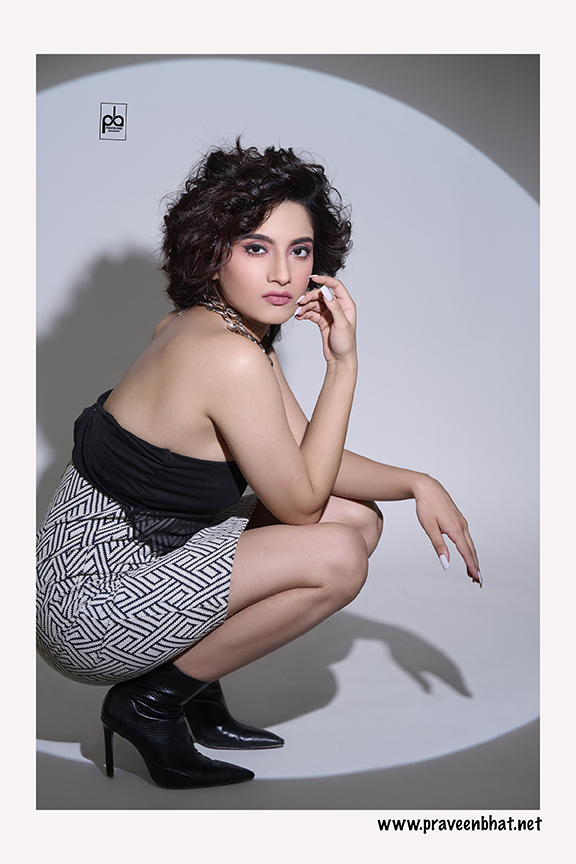 How to Start a Successful Female Modeling Career in India: Step-by-Step Path