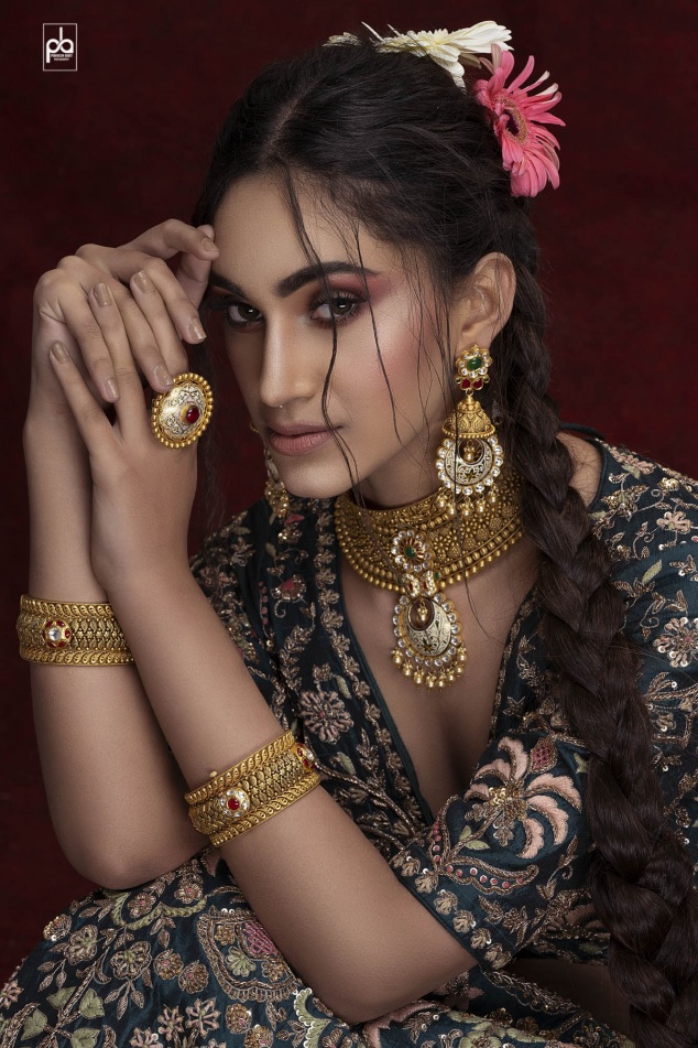 jewellery photography with models
